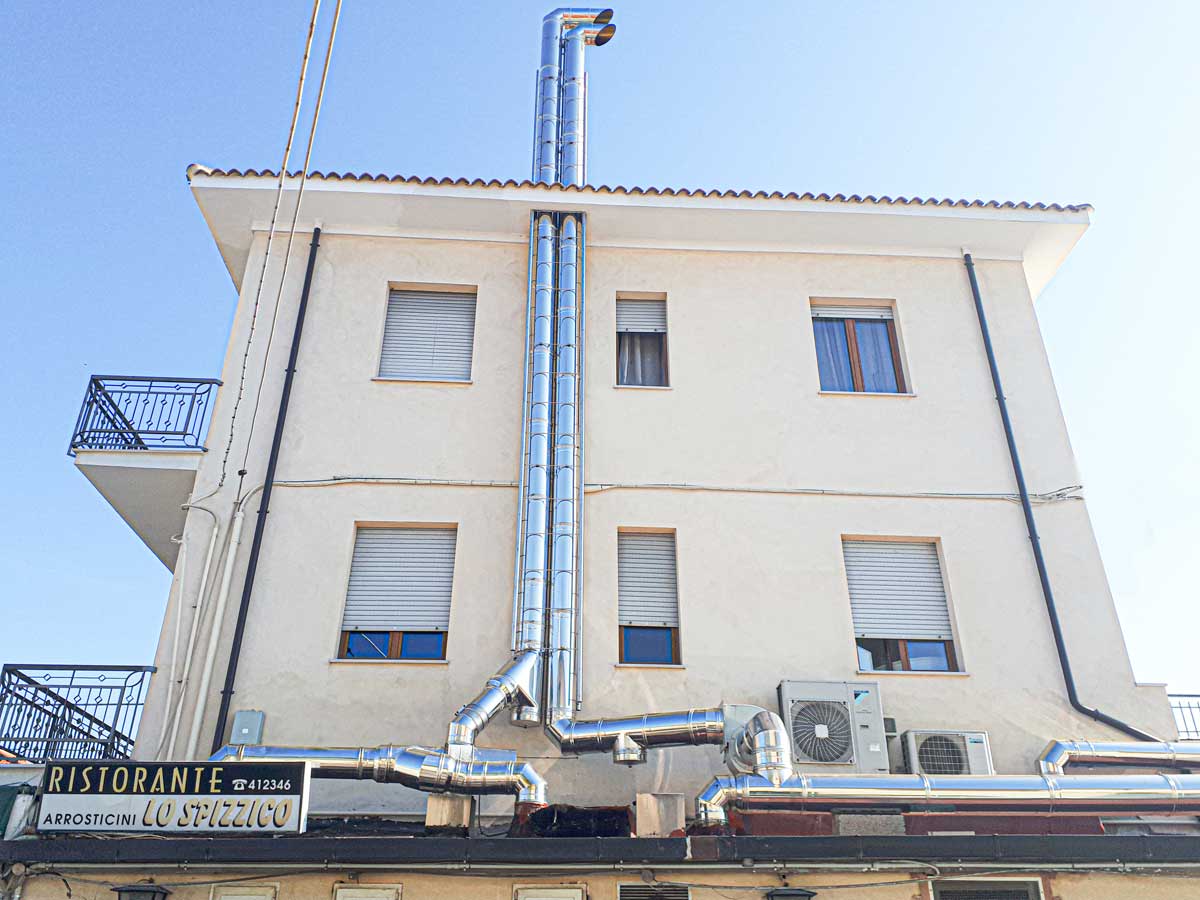 Canna fumaria esterno